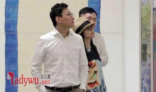 张静初男友文心资料