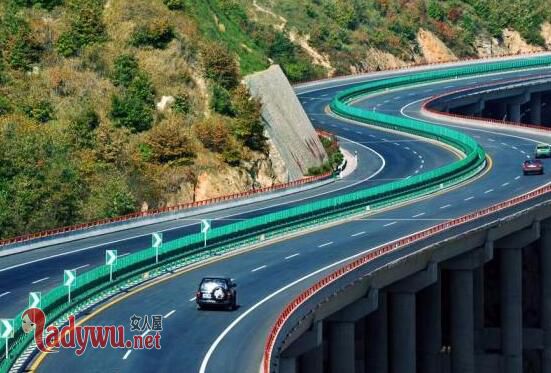 中国首条超级公路