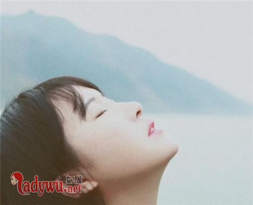 女人的腿合不拢意味着什么