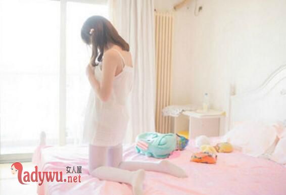 性感女房东半夜敲门