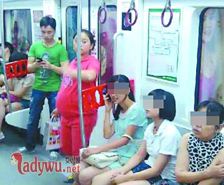 孕妇吐槽无人让座