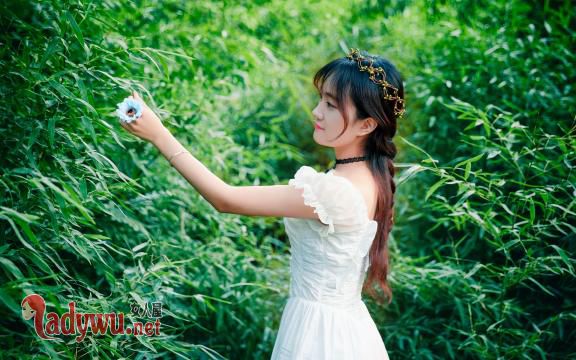 被女服务员迷晕