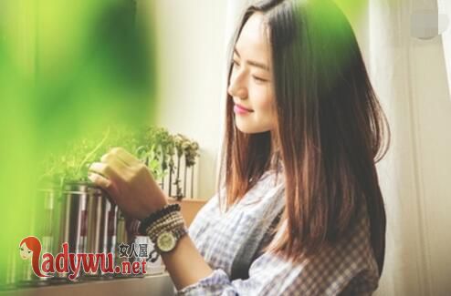 我在健身房给教练上