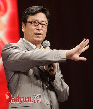 白岩松为什么离开央视