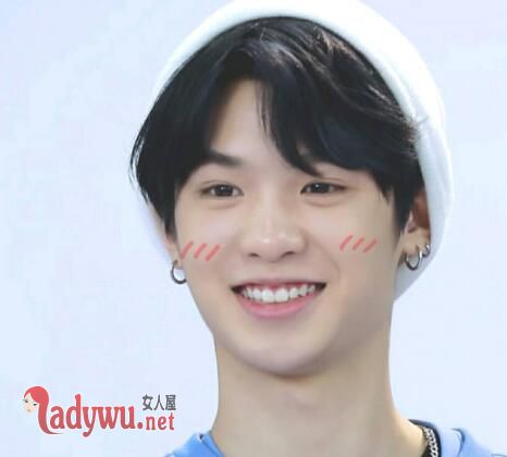 justin黄明昊有女朋友吗