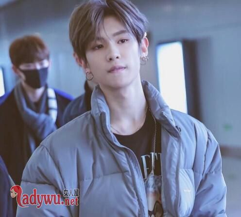 justin黄明昊有女朋友吗