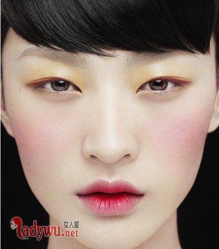 咬唇妆怎么化步骤
