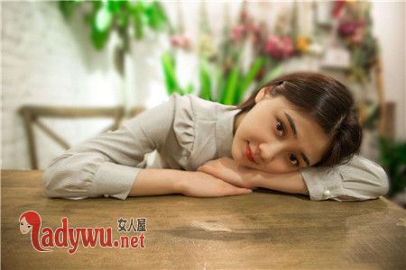 喜欢炫耀攀比的生肖女