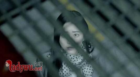 无眸之杀中的女记者是谁