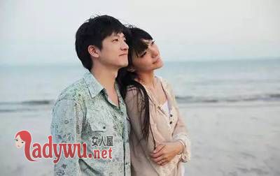 恋爱中的女生有什么表现