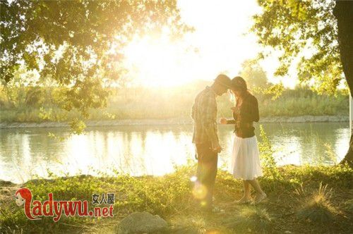 分手后女人想复合前兆