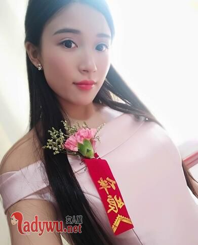 女孩感冒右腿截肢