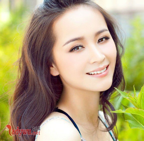 邓莎跟谁结婚了