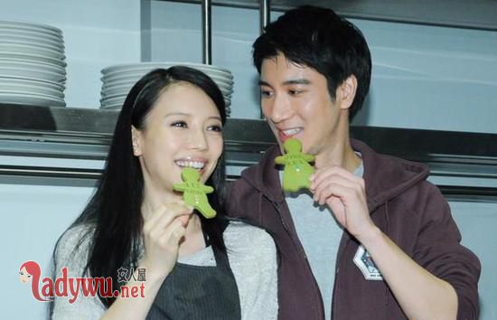 王力宏李靓蕾恋爱经过