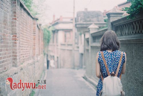 女人你越不在乎她越粘