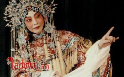 杜近芳梅兰芳对比照