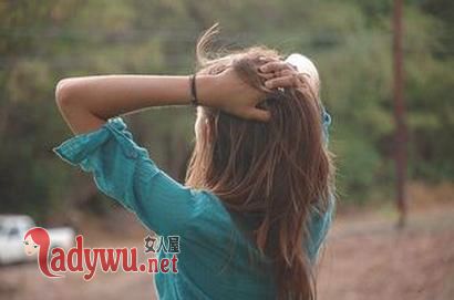 属鸡女喜欢属蛇男吗