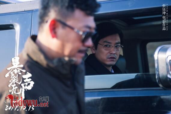 暴裂无声中的小男孩怎么死的