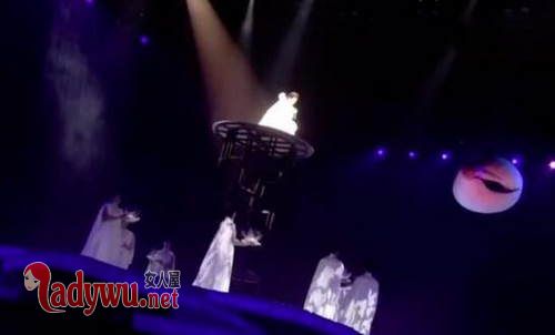李玉刚舞台事故