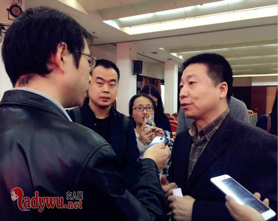 杨利伟出舱时满脸鲜血