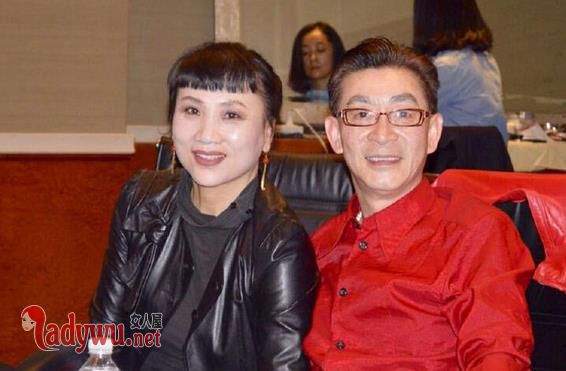 六小龄童的妻子是谁
