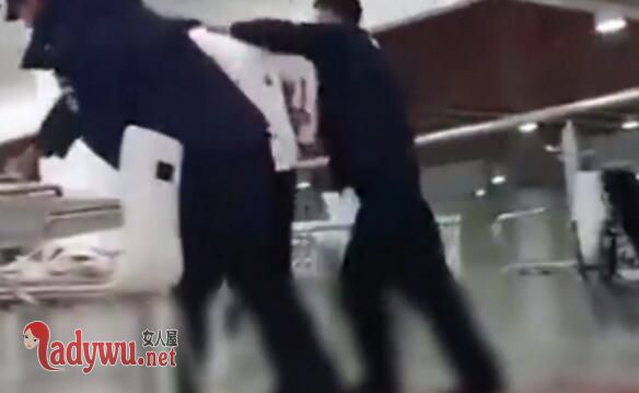 男生图书馆砍女生