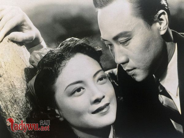 王丹凤逝世