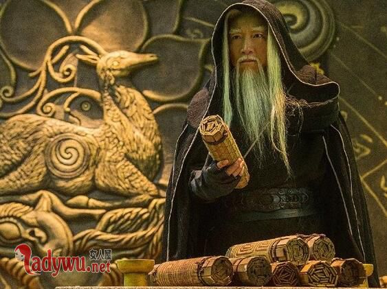 莽荒纪黑衣老头是谁