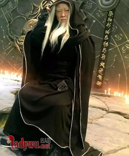 莽荒纪黑衣老头是谁