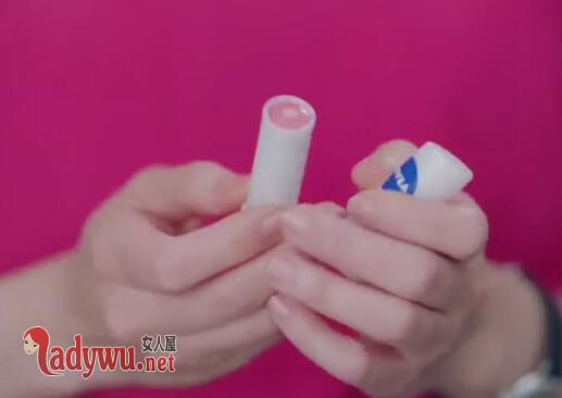 温暖的弦张钧甯用的唇膏什么牌子