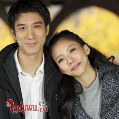 王力宏晒一家五口