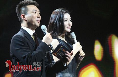 谢娜主持金鹰节出丑