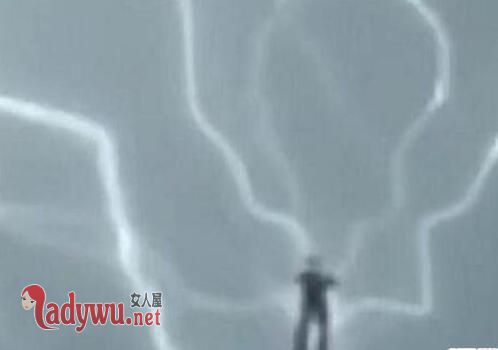 北京大雨渡劫仙人陨落