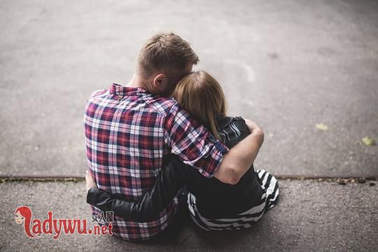 已婚女对男人动情的表现