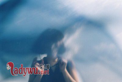 属蛇男最放不下的女人