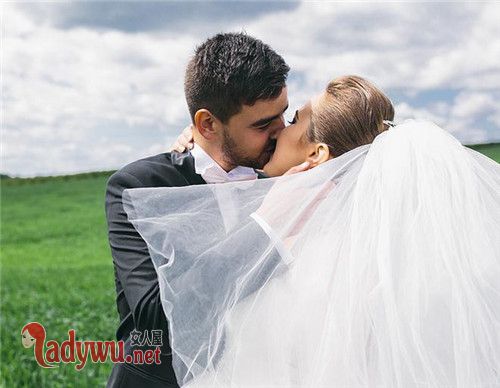 一个女人厌烦你的表现 三大表现说明她已经不爱你了