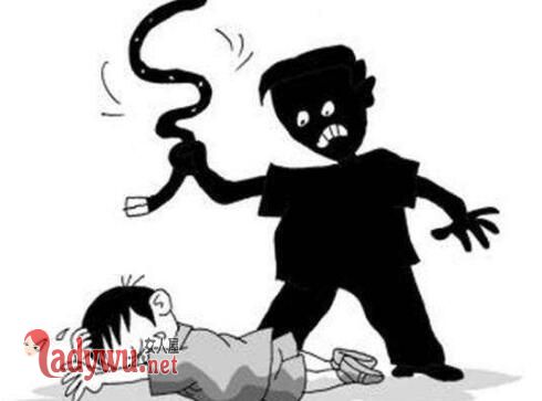 教师推搡拖拽学生