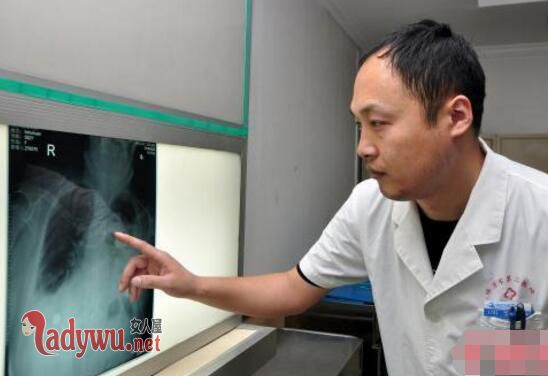 男童火车站陷昏迷