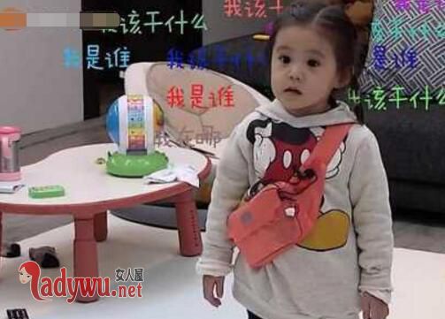 妈妈是超人咘咘同款胸包介绍