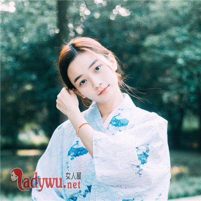真纯女生和装纯女生