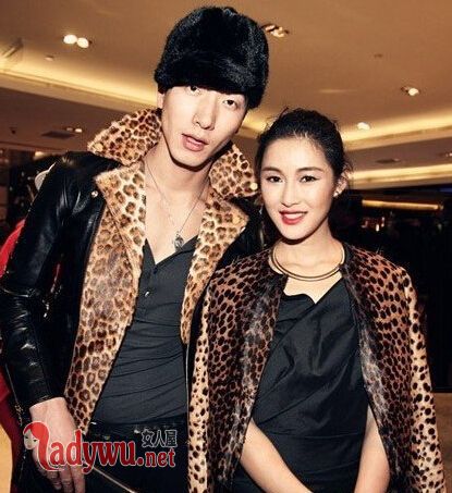 张亮的老婆是干什么的