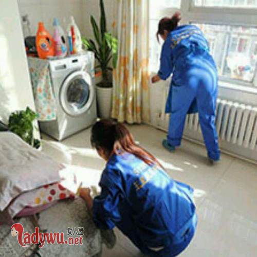 家政擦玻璃坠楼