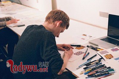 属蛇的男人容易出轨吗