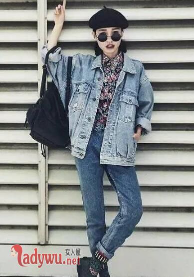 女生帽子怎么搭配衣服好看