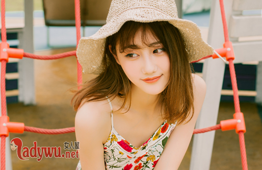 在办公室调教女秘书
