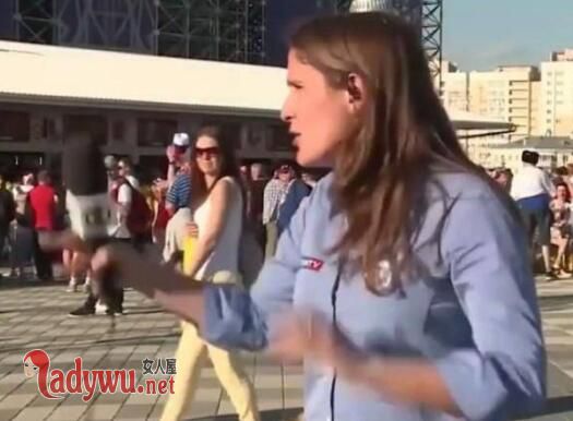 巴西女记者遇强吻