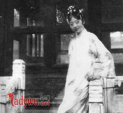 婉容为什么不流掉孩子