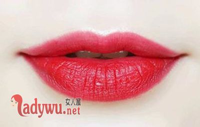 口红怎么用不掉色