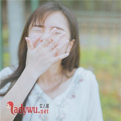 女人喜欢摸男人头发