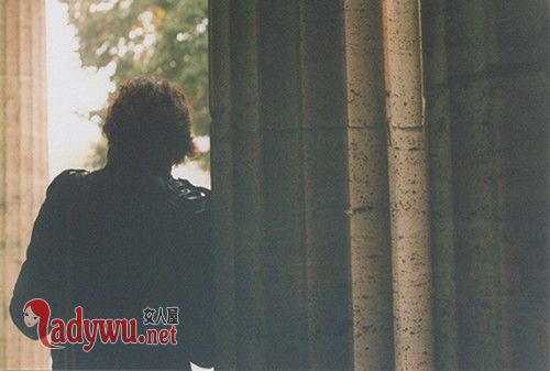 女人走出失恋后的表现